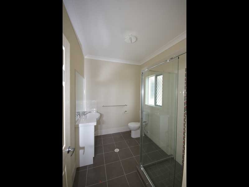 6 Coffey Court, Beachmere QLD 4510