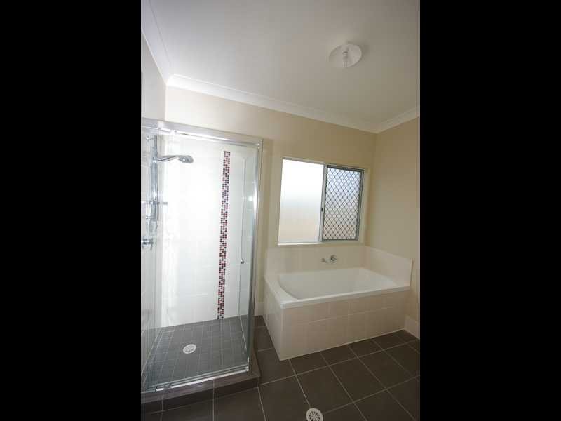 6 Coffey Court, Beachmere QLD 4510