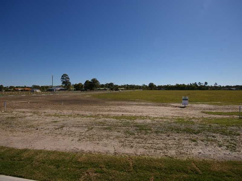 143 Peel Road, Ningi QLD 4511