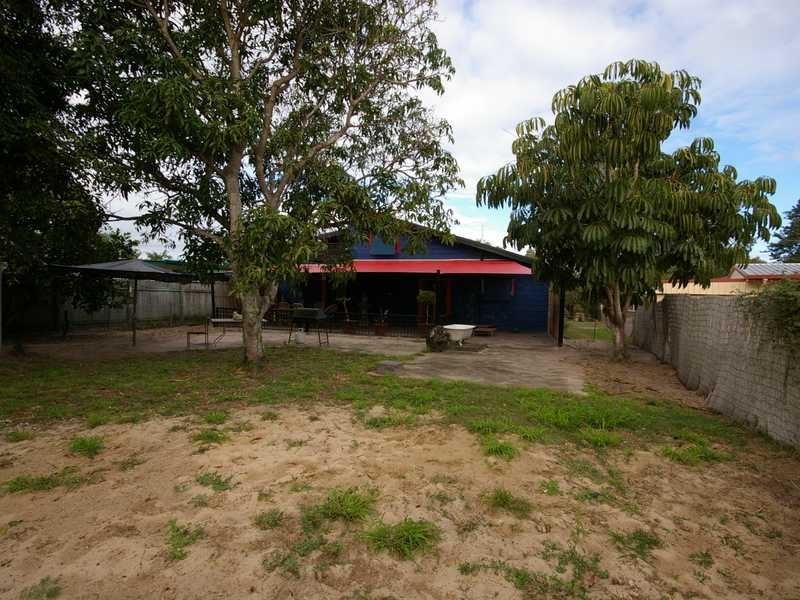 17 Dwyer Street, Beachmere QLD 4510