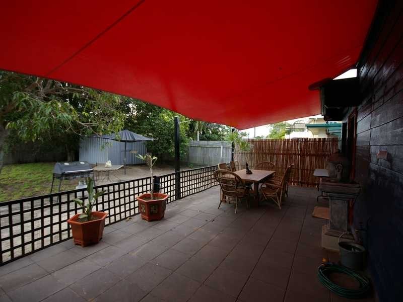 17 Dwyer Street, Beachmere QLD 4510