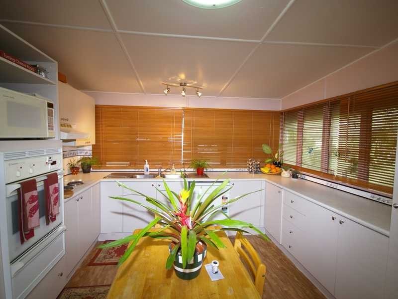 635 Beachmere Road, Beachmere QLD 4510