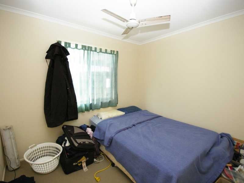 15 Dwyer Street, Beachmere QLD 4510