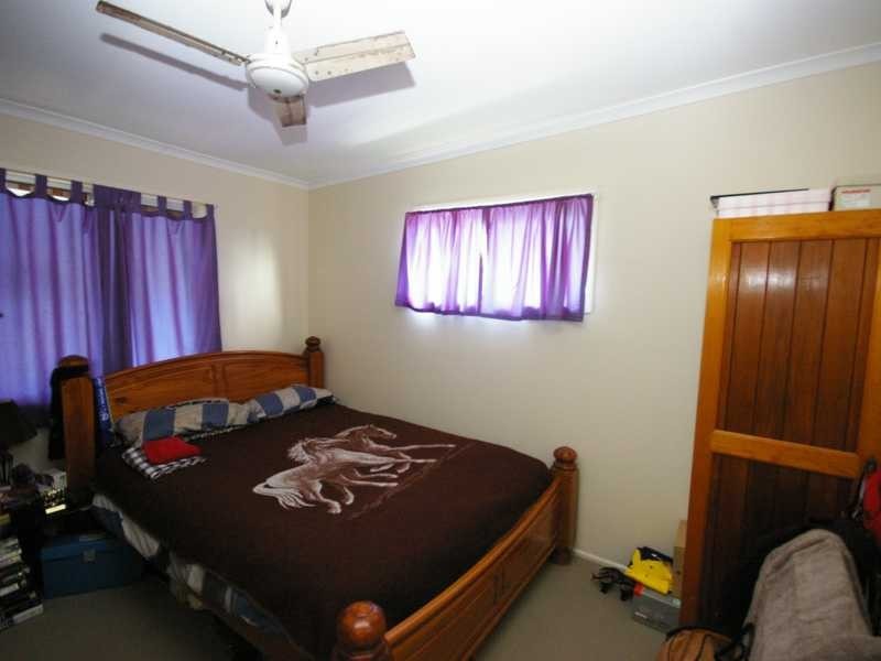 15 Dwyer Street, Beachmere QLD 4510