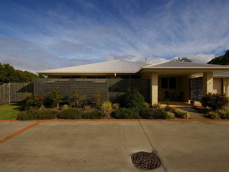 3-5 Weeroona Avenue, Beachmere QLD 4510