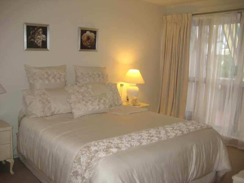 Unit B9/10 Spinnaker Drive, Sandstone Point QLD 4511