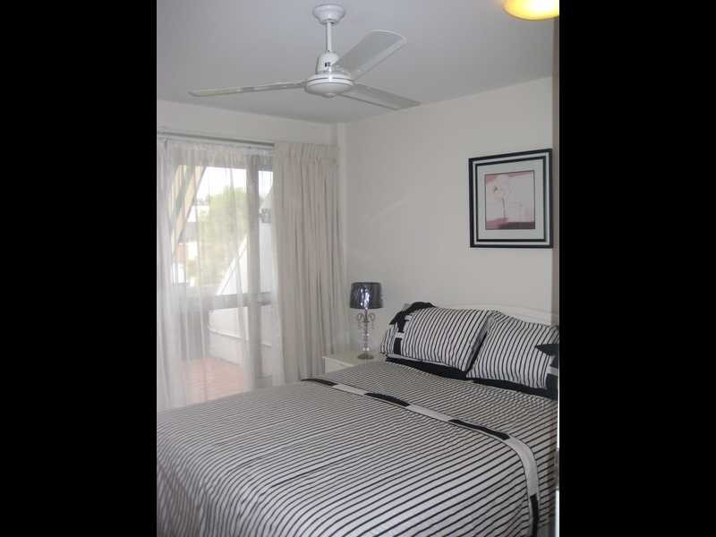 Unit B9/10 Spinnaker Drive, Sandstone Point QLD 4511