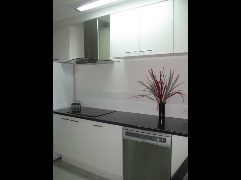 Unit B9/10 Spinnaker Drive, Sandstone Point QLD 4511