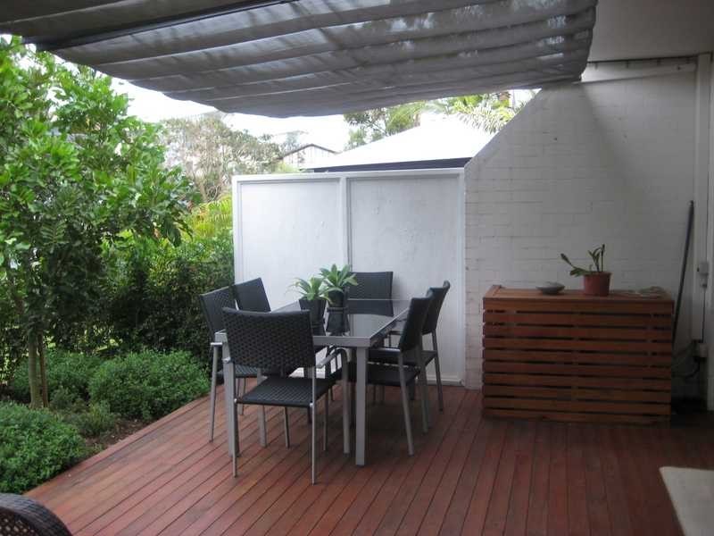 Unit B9/10 Spinnaker Drive, Sandstone Point QLD 4511