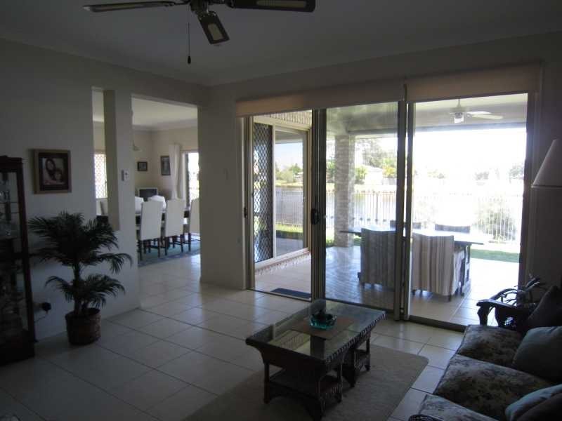 6 Apollo Crescent, Beachmere QLD 4510