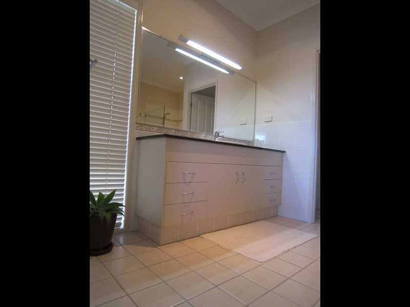 6 Apollo Crescent, Beachmere QLD 4510