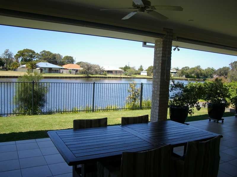 6 Apollo Crescent, Beachmere QLD 4510
