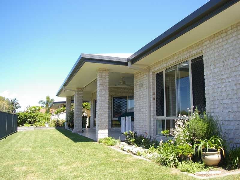 6 Apollo Crescent, Beachmere QLD 4510