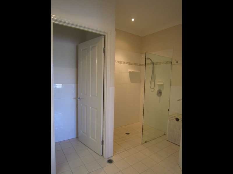 6 Apollo Crescent, Beachmere QLD 4510
