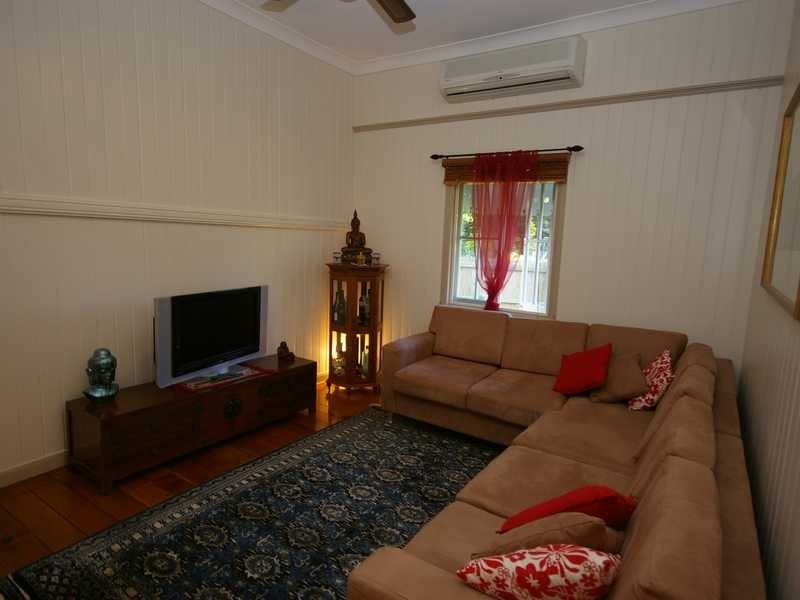 4 Moreton Terrace, Beachmere QLD 4510