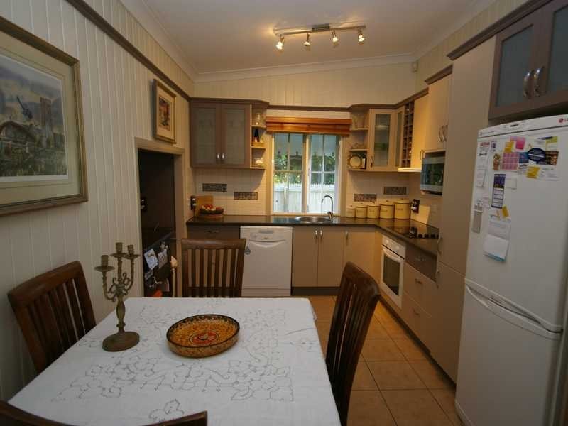 4 Moreton Terrace, Beachmere QLD 4510