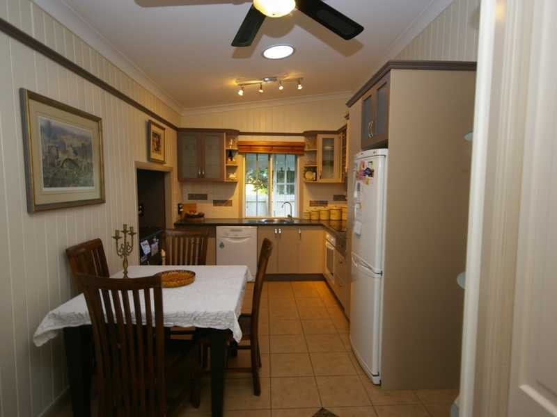 4 Moreton Terrace, Beachmere QLD 4510