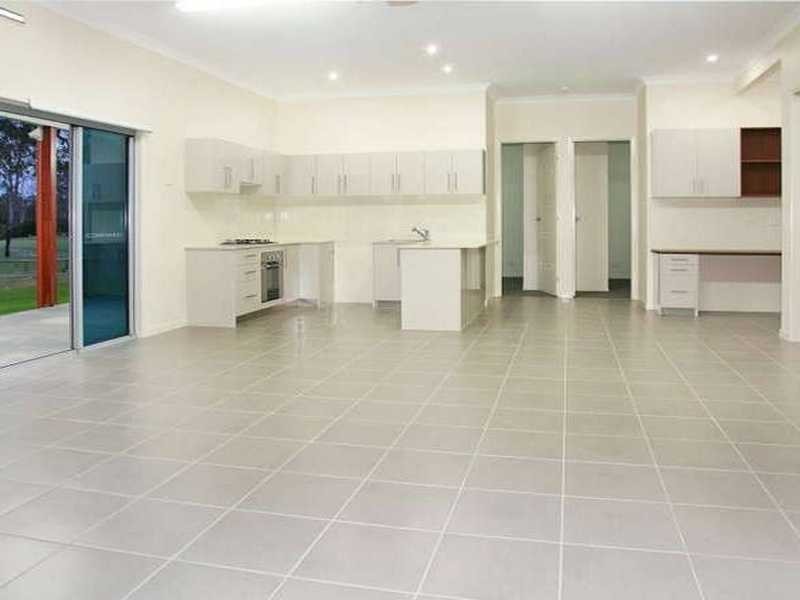 86 Campbell Parade, Beachmere QLD 4510