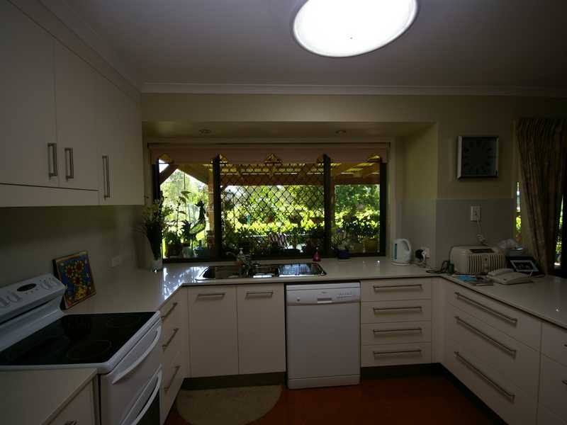 39 Bellay Road, Beachmere QLD 4510