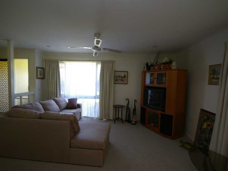 39 Bellay Road, Beachmere QLD 4510