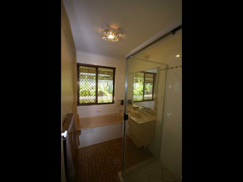 39 Bellay Road, Beachmere QLD 4510