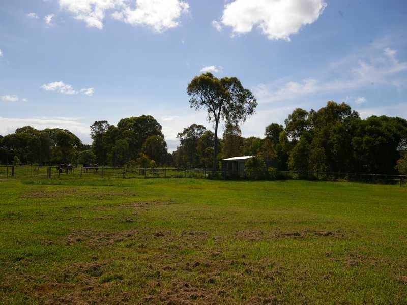 39 Bellay Road, Beachmere QLD 4510