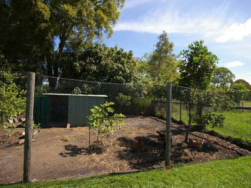 39 Bellay Road, Beachmere QLD 4510