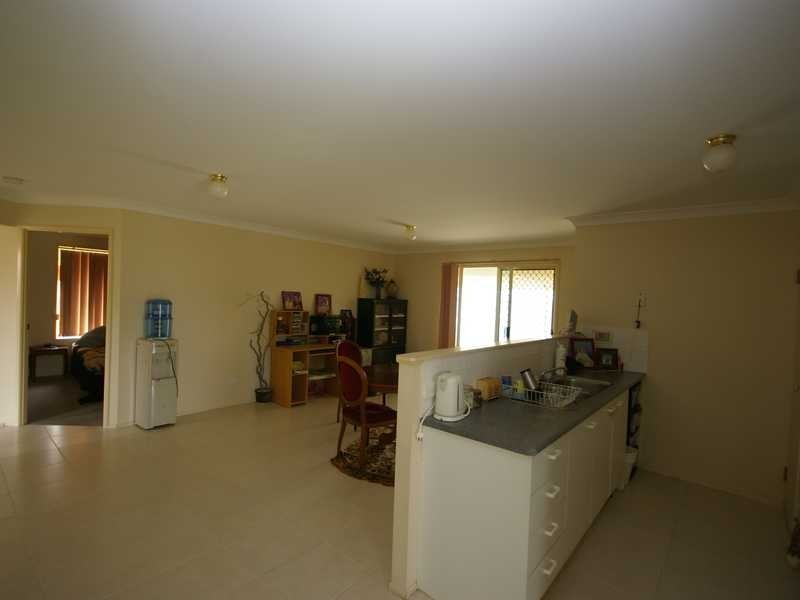 20 Columbia Drive, Beachmere QLD 4510