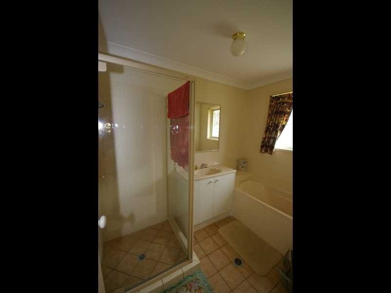 20 Columbia Drive, Beachmere QLD 4510