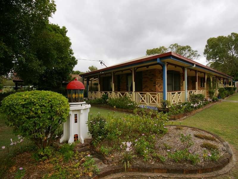 11 Sandpiper Street, Beachmere QLD 4510