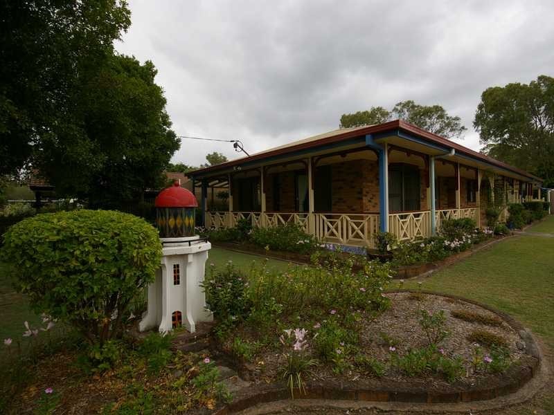 11 Sandpiper Street, Beachmere QLD 4510