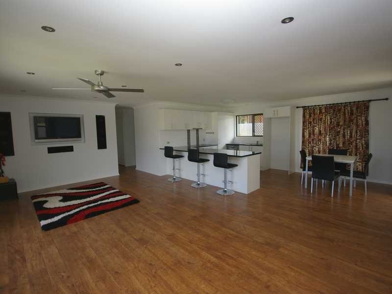 42 Moatah Drive, Beachmere QLD 4510