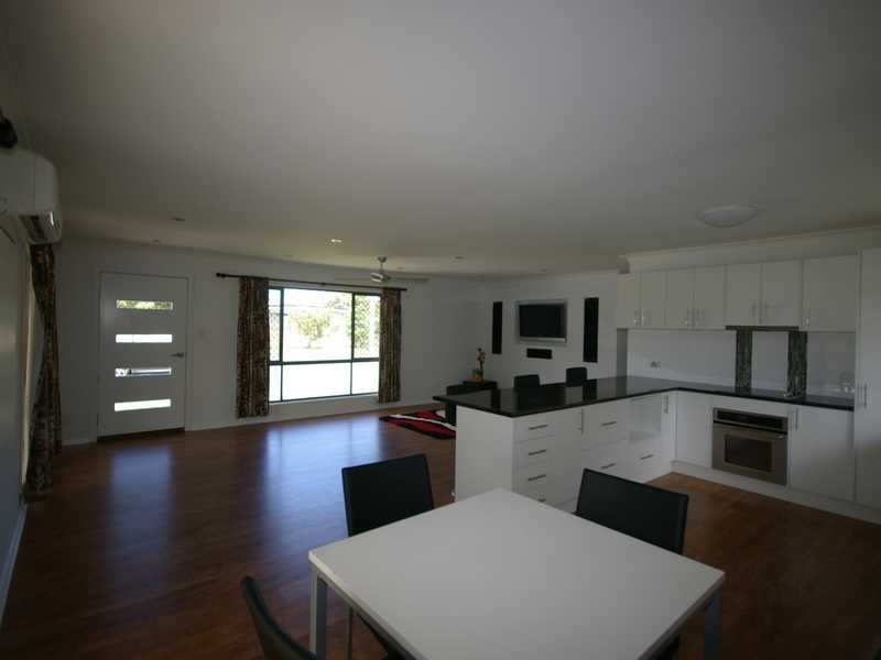 42 Moatah Drive, Beachmere QLD 4510