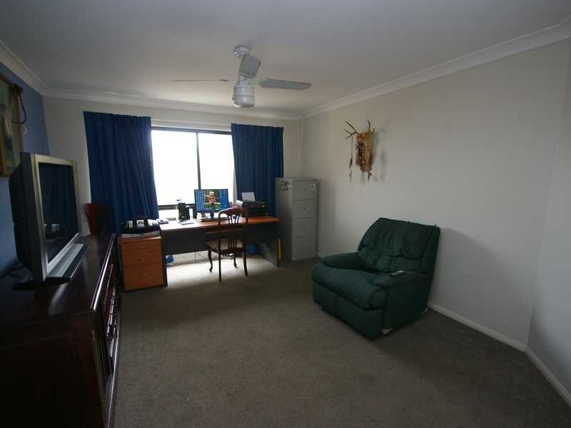 1 Adam Court, Beachmere QLD 4510