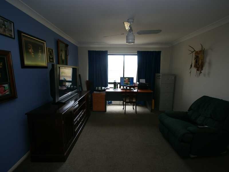 1 Adam Court, Beachmere QLD 4510