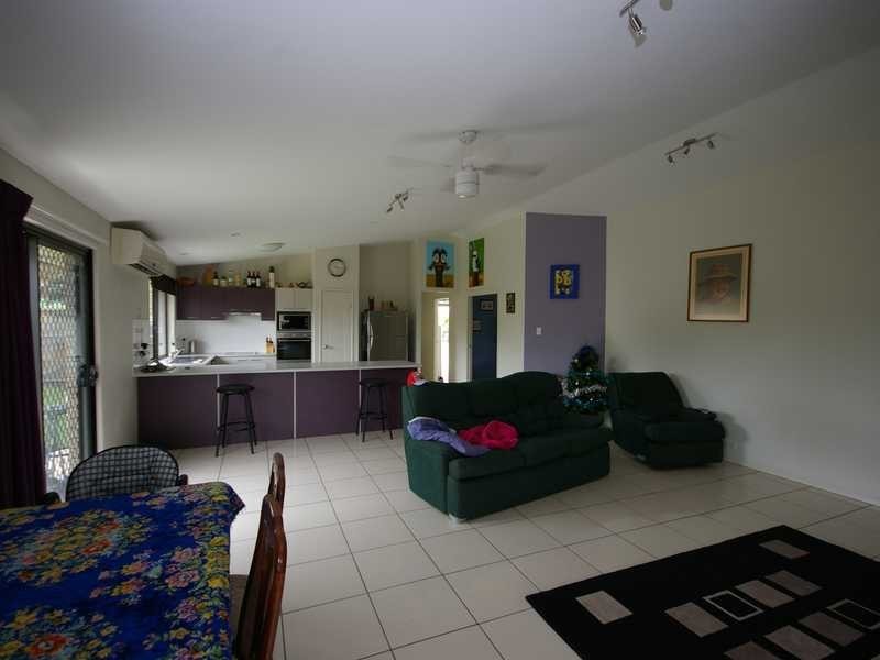 1 Adam Court, Beachmere QLD 4510