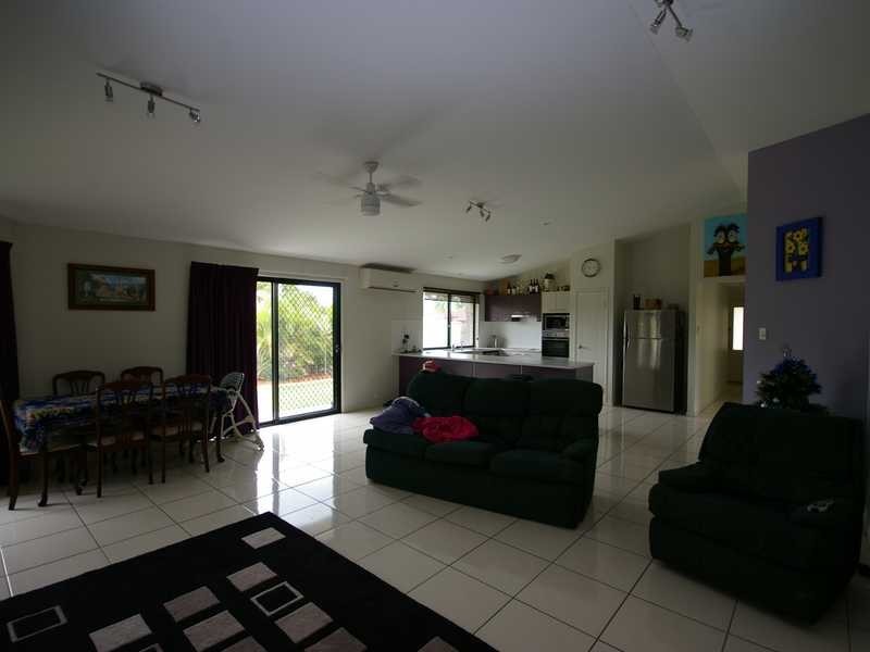 1 Adam Court, Beachmere QLD 4510