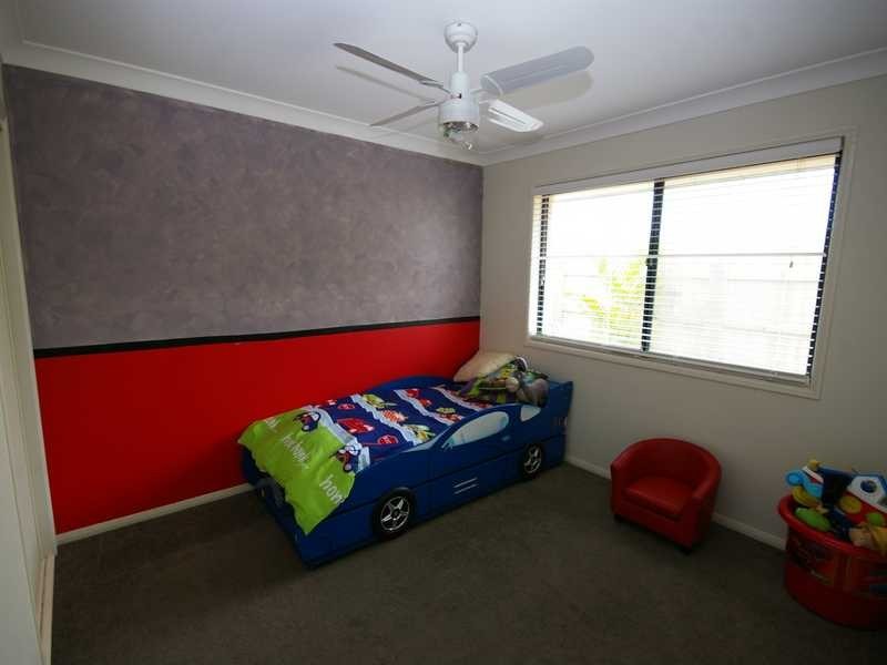 1 Adam Court, Beachmere QLD 4510