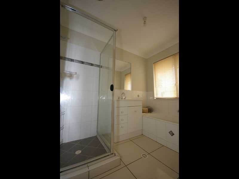 1 Adam Court, Beachmere QLD 4510