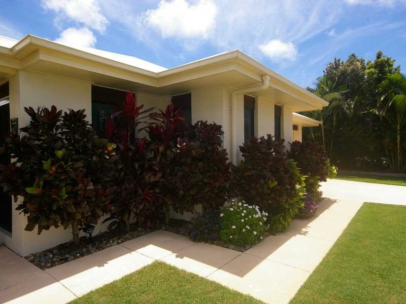 1 Swordfish Place, Banksia Beach QLD 4507