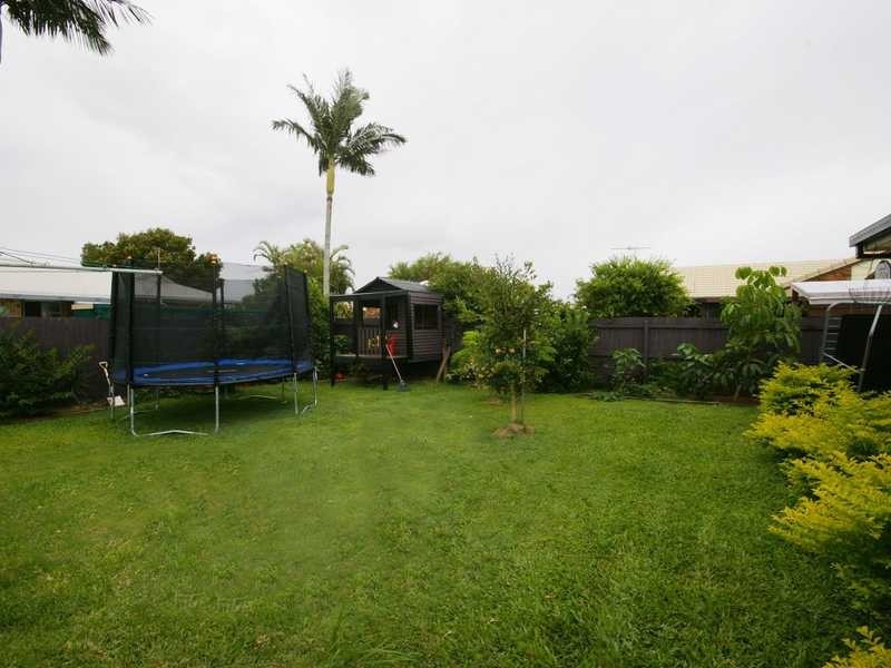17 Nelson Street, Sandstone Point QLD 4511