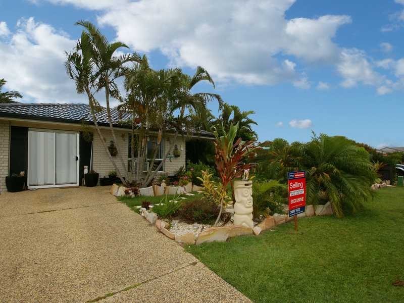 17 Nelson Street, Sandstone Point QLD 4511