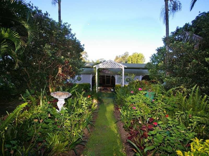 8 Aylward Road, Ningi QLD 4511