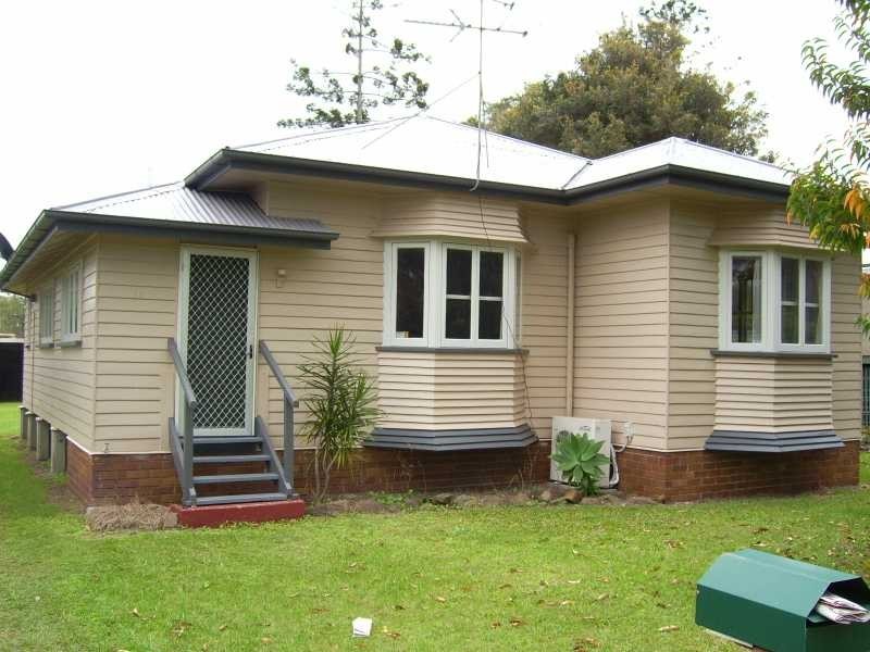 38 Biggs Avenue, Beachmere QLD 4510