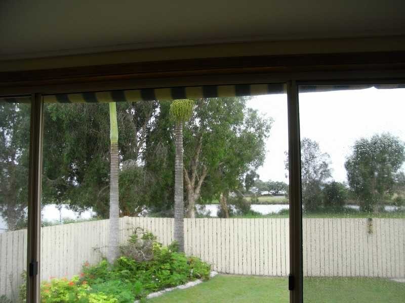 1 Trevor Street, Beachmere QLD 4510