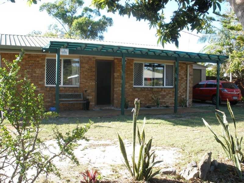 4 Moatah Drive, Beachmere QLD 4510