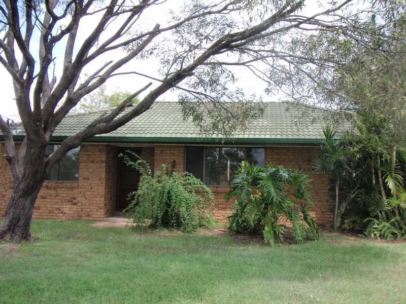 2 Malcolm Street, Beachmere QLD 4510