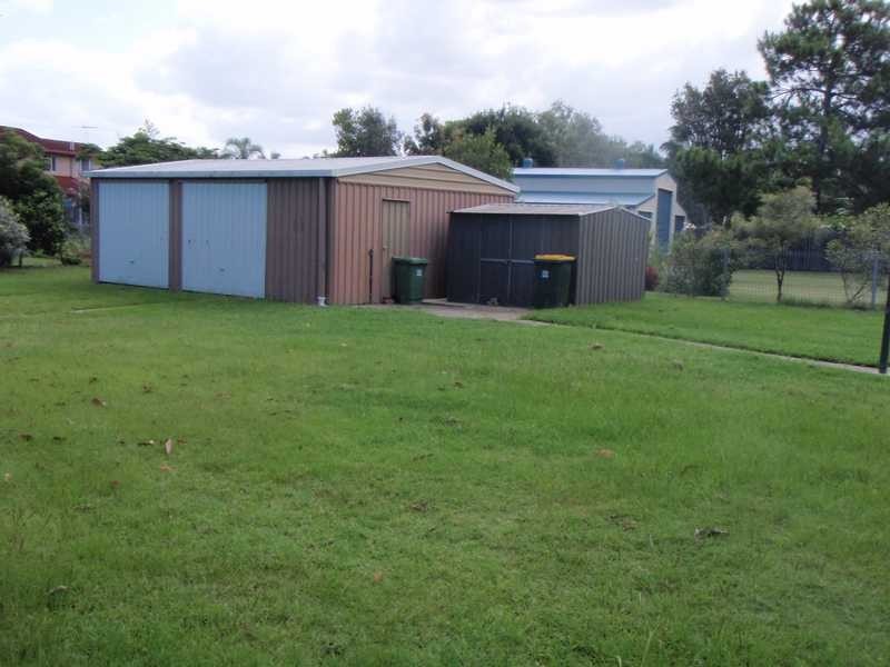2 Malcolm Street, Beachmere QLD 4510
