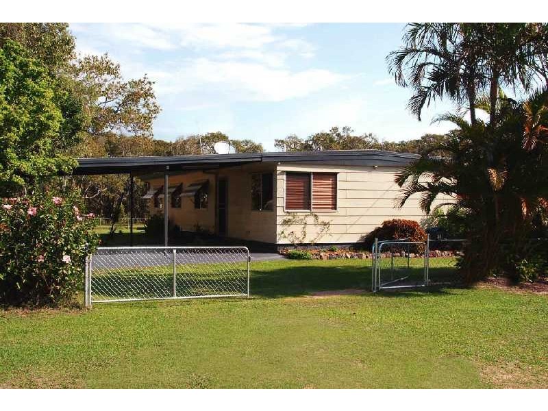 24 Whiting Street, Beachmere QLD 4510