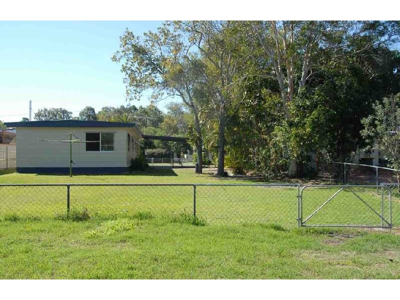 24 Whiting Street, Beachmere QLD 4510